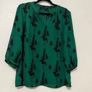 I ❤️Ronson Green and Black Floral Women's Top. Machine Washable. Sz L.